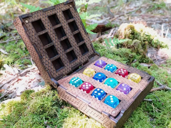 Dice box R0067